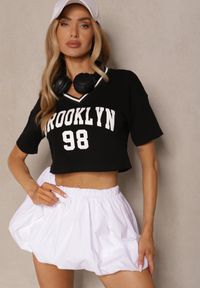 Renee - Czarny T-shirt z Bawełny Ozdobiony Napisem Lireline. Okazja: na co dzień. Kolor: czarny. Materiał: bawełna. Wzór: napisy, aplikacja. Styl: klasyczny, elegancki, casual