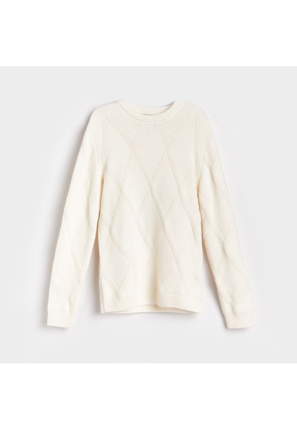 Reserved - Klasyczny sweter z dekoracyjnym splotem - Kremowy. Kolor: kremowy. Materiał: ze splotem. Styl: klasyczny