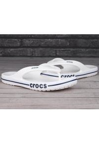 Japonki męskie sportowe Crocs BAYABAND FLIP. Kolor: biały. Sport: pływanie