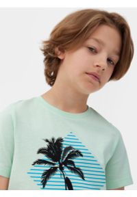 4f - T-shirt z nadrukiem chłopięcy. Kolor: turkusowy. Materiał: bawełna. Wzór: nadruk