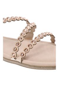 Różowe Sandały Tamaris Eleganckie Buty Damskie. Okazja: na co dzień, na spacer. Zapięcie: pasek. Kolor: różowy. Materiał: len, skóra ekologiczna. Wzór: paski, kolorowy, aplikacja. Sezon: lato. Obcas: na płaskiej podeszwie. Styl: elegancki #3