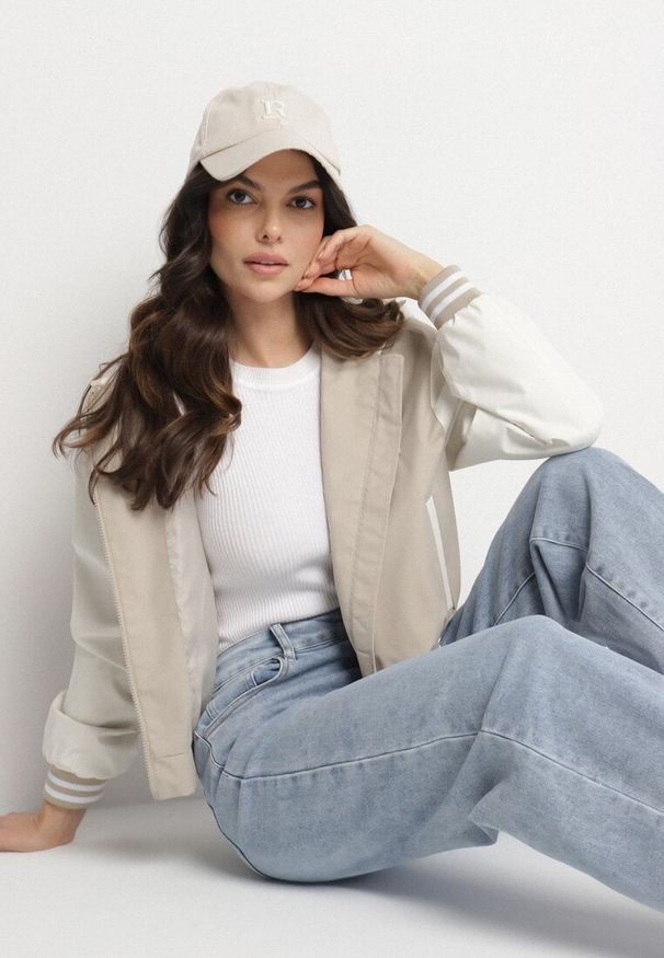 Born2be - Jasnoniebieskie Jeansy z Wiskozą o Szerokim Kroju z Wysokim Stanem Uladiela. Okazja: na co dzień. Stan: podwyższony. Kolor: niebieski. Styl: elegancki, casual
