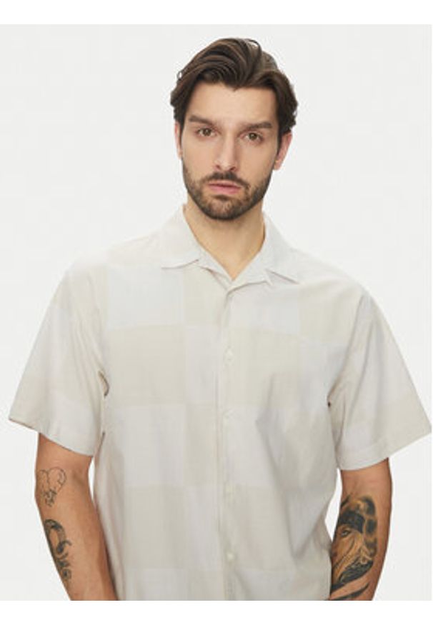 Vans Koszula VN000M18E681 Biały Regular Fit. Kolor: biały. Materiał: bawełna