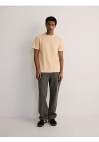 Reserved - T-shirt comfort fit - brzoskwiniowy. Kolor: pomarańczowy. Materiał: bawełna #1