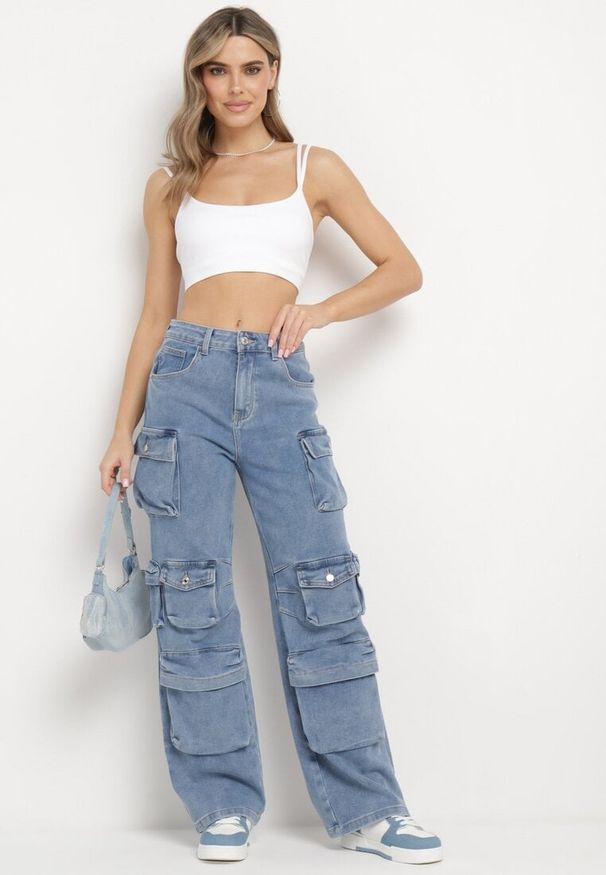 Born2be - Niebieskie Spodnie z Szeroką Prostą Nogawką i Kieszeniami Liasta. Kolor: niebieski. Materiał: materiał