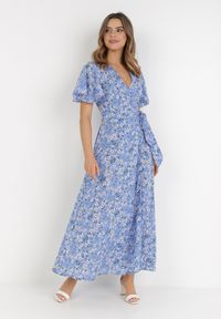 Born2be - Niebieska Sukienka Theminophe. Okazja: na co dzień. Kolor: niebieski. Materiał: tkanina, wiskoza, materiał. Wzór: kropki. Typ sukienki: rozkloszowane, kopertowe, proste. Styl: casual. Długość: maxi #9