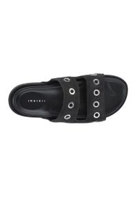 Inuikii SUEDE STUDS Klapki damskie. Kolor: czarny. Materiał: syntetyk, zamsz, skóra. Wzór: aplikacja. Obcas: na platformie. Styl: rockowy, klasyczny, elegancki