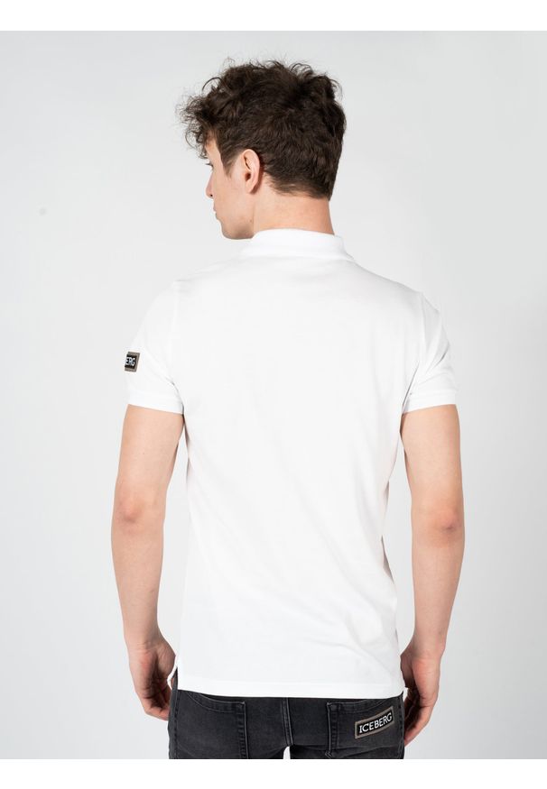 Iceberg Koszulka Polo | F031631A | Mężczyzna | Biały. Okazja: na co dzień. Typ kołnierza: polo. Kolor: biały. Materiał: bawełna. Długość rękawa: krótki rękaw. Długość: krótkie. Styl: casual, elegancki, klasyczny