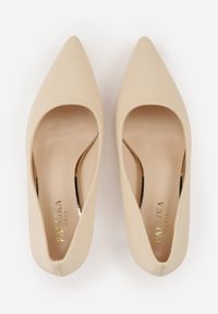 Renee - Beżowe Gładkie Szpilki z Tkaniny w Klasycznym Stylu Jynienne. Okazja: na spotkanie biznesowe. Kolor: beżowy. Materiał: tkanina. Wzór: gładki. Obcas: na szpilce. Styl: klasyczny #3
