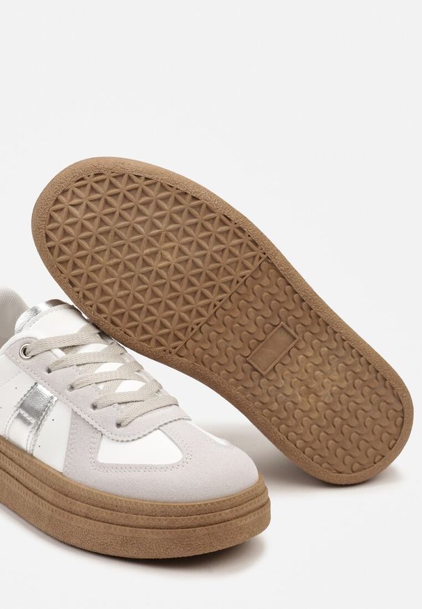 Renee - Szaro--Srebrne Sneakersy na Grubej Podeszwie z Ozdobnymi Przeszyciami Ysdole. Kolor: szary, biały. Materiał: materiał. Obcas: na platformie