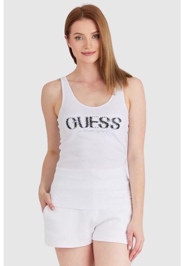 Guess - GUESS Biały top damski z logo z koralików, Rozmiar XS. Kolor: biały. Materiał: prążkowany, bawełna. Wzór: nadruk