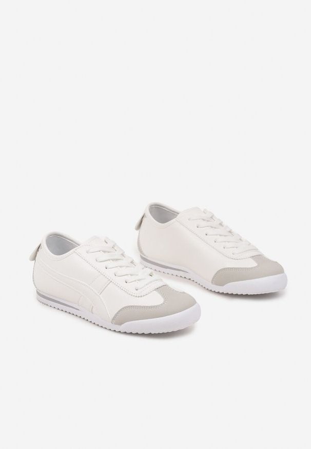 Born2be - Białe Sneakersy w Stylu Klasycznych Tenisówek Dellasia. Okazja: na co dzień. Kolor: biały. Materiał: jeans. Szerokość cholewki: normalna. Sezon: lato, wiosna