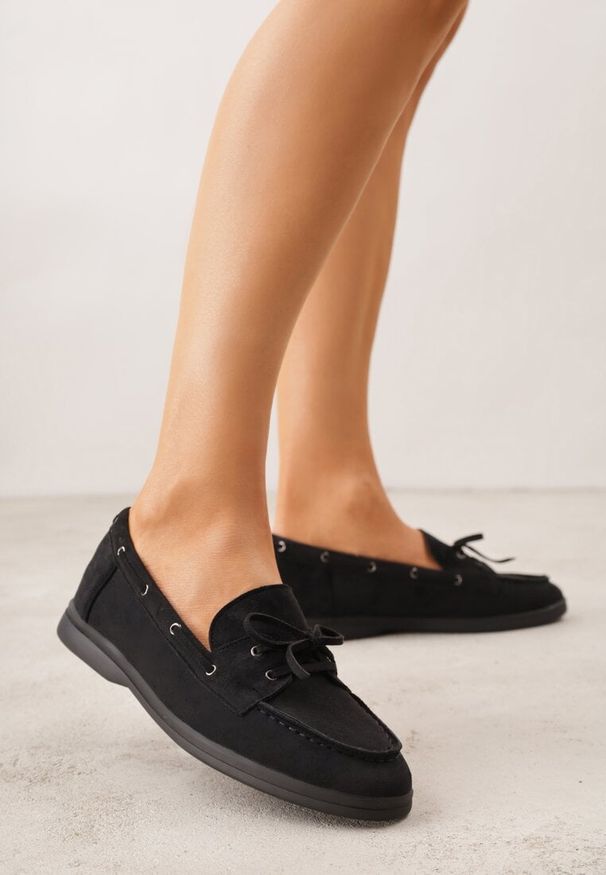 Renee - Czarne Mokasyny ze Sznurkiem i Kokardą Samiphia. Okazja: na co dzień. Kolor: czarny. Materiał: jeans. Styl: casual, elegancki