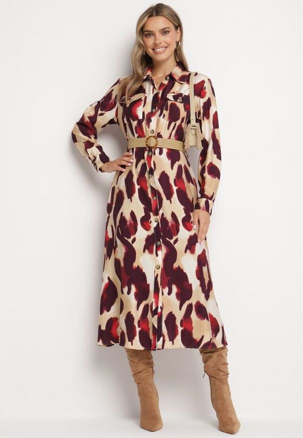 Born2be - Czerwono-Beżowa Koszulowa Sukienka Rozkloszowana w Abstrakcyjny Wzór z Plecionym Paskiem Miririda. Okazja: na co dzień. Typ kołnierza: dekolt w kształcie V. Kolor: czerwony. Materiał: wiskoza, materiał, jeans. Wzór: aplikacja. Typ sukienki: koszulowe. Styl: elegancki, casual