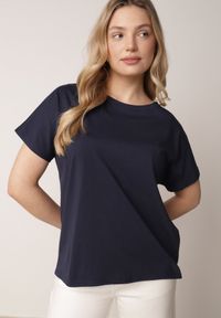 Born2be - Granatowy T-shirt Bawełniany Klasyczny o Fasonie Oversize z Dłuższym Tyłem Nemedora. Okazja: na co dzień. Kolor: niebieski. Materiał: bawełna. Długość: długie. Styl: klasyczny #5