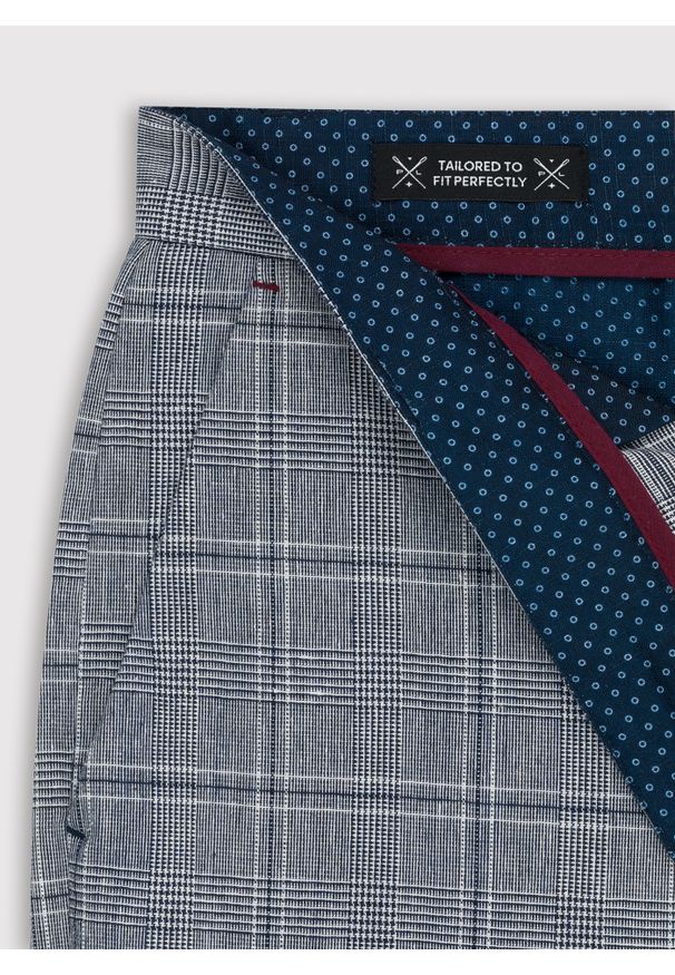 Pako Lorente - PAKO LORENTE – Męskie szorty w kratkę z lnem. Okazja: na co dzień. Materiał: len. Długość: krótkie. Wzór: kratka. Sezon: lato. Styl: casual