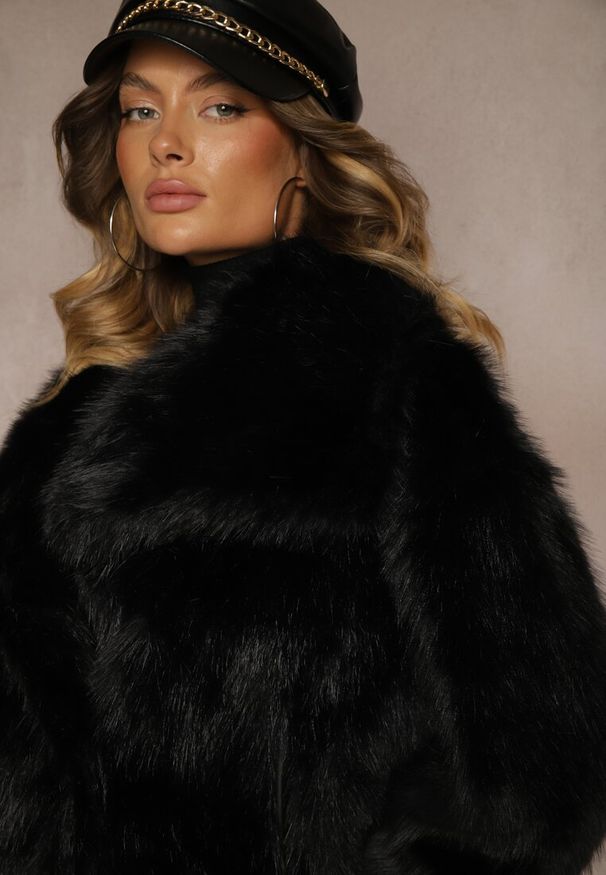 Renee - Czarna Elegancka Kurtka Futerko z Kołnierzem Vertirida. Okazja: na co dzień, na spacer. Kolor: czarny. Materiał: futro. Sezon: zima. Styl: elegancki