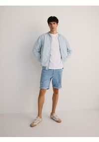 Reserved - Denimowe szorty z przetarciami - niebieski. Kolor: niebieski. Materiał: denim #1
