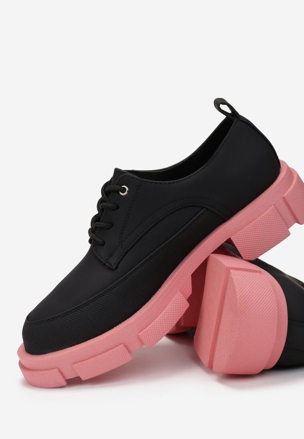 Renee - Czarno-Różowe Półbuty Maerinna. Okazja: na co dzień. Kolor: czarny. Materiał: skóra, syntetyk, jeans, nubuk. Szerokość cholewki: normalna. Wzór: gładki. Styl: casual