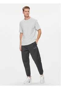 Calvin Klein Performance Spodnie dresowe 00GMF3P613 Czarny Regular Fit. Kolor: czarny. Materiał: syntetyk