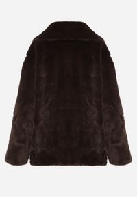 Born2be - Brązowa Kurtka Futerko o Dwurzędowym Kroju Oversize Nalizana. Okazja: na co dzień. Kolor: brązowy. Materiał: futro. Długość rękawa: długi rękaw. Długość: długie. Styl: casual, elegancki #4