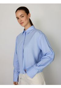 Reserved - Koszula z błyszczącymi aplikacjami - wielobarwny. Materiał: bawełna. Wzór: aplikacja #1