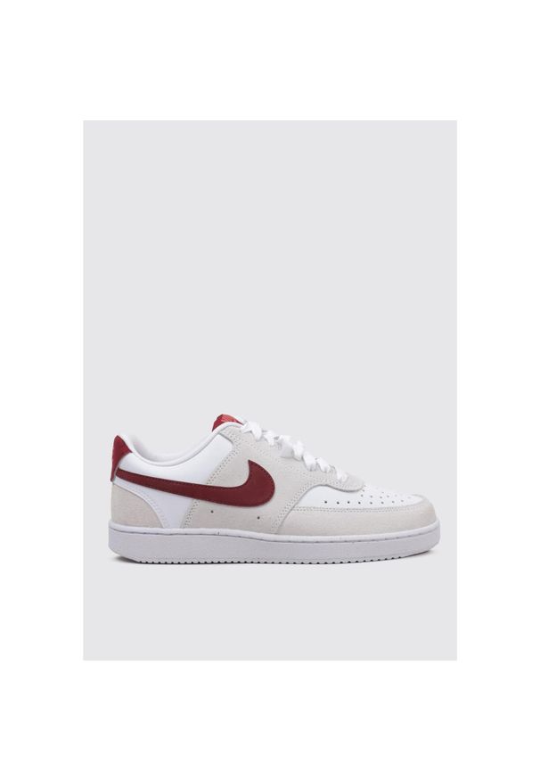 Buty damskie do chodzenia Nike W Court Vision Lo. Kolor: biały. Materiał: guma, syntetyk, tkanina, materiał. Model: Nike Court. Sport: turystyka piesza