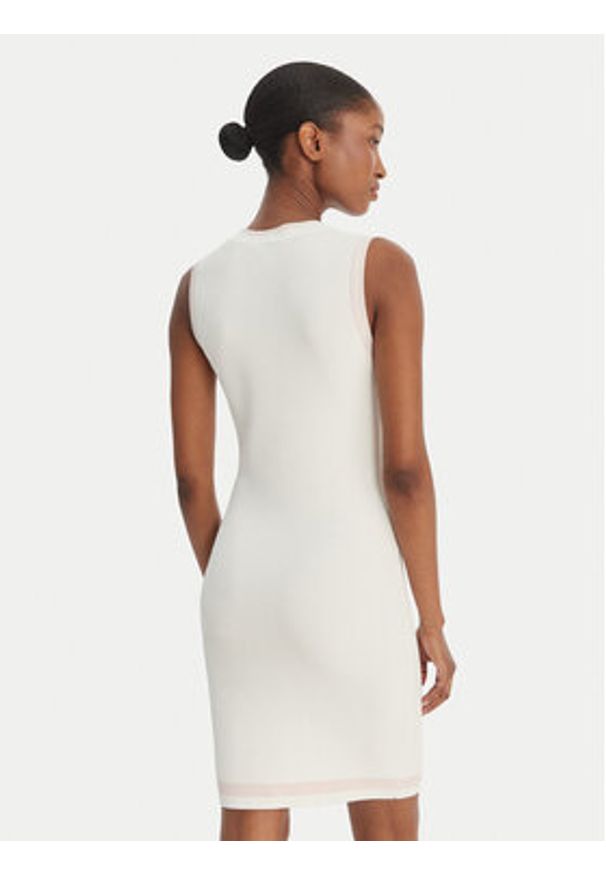 Guess Sukienka dzianinowa V6GK04 Z0648 Biały Regular Fit. Kolor: biały. Materiał: syntetyk