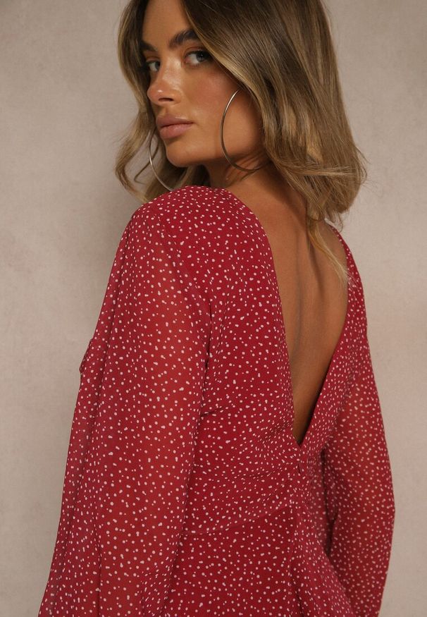 Renee - Bordowa Sukienka Vices Ozdobiona Transparentnymi Rękawami i Kropkami Celziva. Okazja: na co dzień. Kolor: czerwony. Materiał: koronka. Wzór: kropki, aplikacja. Styl: elegancki, casual
