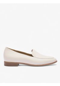 Ryłko - Kremowo-białe mokasyny ze skóry licowej. Okazja: na co dzień. Nosek buta: okrągły. Kolor: beżowy. Materiał: skóra. Obcas: na obcasie. Styl: casual, street, klasyczny, elegancki #1