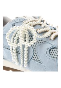 Sneakersy damskie S.Barski, cholewka skóra naturalna zamszowa perforowane wstawki wiązanie klasyczne fason niski zaokrąglony nosek kontrastowa podesz. Okazja: na co dzień. Kolor: niebieski. Materiał: zamsz, skóra. Szerokość cholewki: normalna. Wzór: aplikacja #8