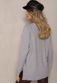 Renee - Szary Prążkowany Sweter z Półgolfem z Rozcięciami po Bokach Rerilla. Okazja: na co dzień. Kolor: szary. Materiał: prążkowany. Styl: klasyczny, elegancki, casual #4