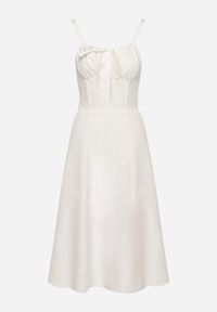 Born2be - Biała Rozkloszowana Gorsetowa Sukienka Vices Ozdobiona Wiązaniem Ralethea. Typ kołnierza: dekolt gorset. Kolor: biały. Długość rękawa: na ramiączkach. Wzór: aplikacja. Typ sukienki: gorsetowe. Styl: elegancki #2