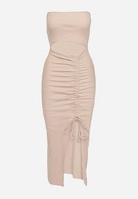 Born2be - Beżowa Bawełniana Sukienka Bandeau z Rozcięciem w Talii Vikiriea. Okazja: na plażę, na imprezę. Kolor: beżowy. Materiał: bawełna. Sezon: lato. Styl: klasyczny, elegancki #6