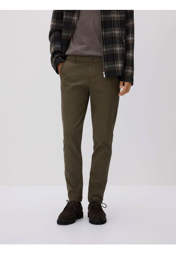 Reserved - Spodnie chino slim fit - brązowy. Kolor: brązowy. Materiał: tkanina