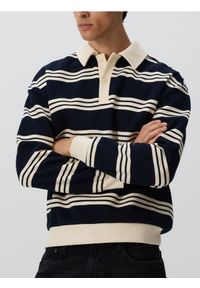 Reserved - Bluza regular fit z kołnierzem - granatowy. Kolor: niebieski. Materiał: dzianina, bawełna