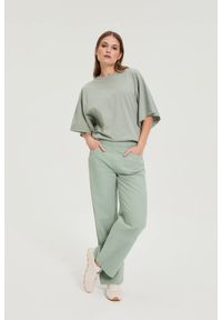 MOODO - Jeansy z szerokimi nogawkami oliwkowe. Kolor: oliwkowy #1