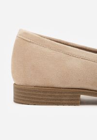 Renee - Beżowe Mokasyny z Imitacji Zamszu z Aplikacją w Kształcie Kokardy z Frędzlami Edea. Kolor: beżowy. Materiał: zamsz. Wzór: aplikacja. Styl: boho #9