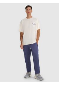 4f - 4F T-shirt oversize z nadrukiem męski - beżowy M. Okazja: na co dzień. Kolor: beżowy. Materiał: bawełna. Długość: długie. Wzór: nadruk. Styl: casual #2