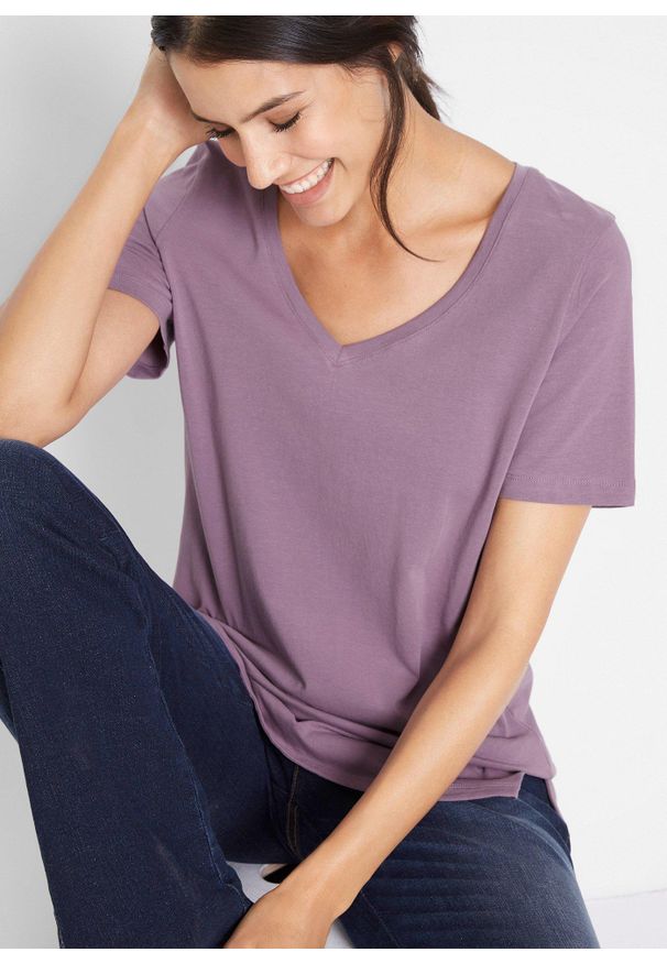 bonprix - T-shirt z bawełną organiczną. Typ kołnierza: dekolt w serek. Kolor: fioletowy. Materiał: bawełna