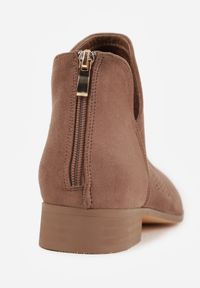 Born2be - Brązowe Ażurowe Botki Vices na Płaskiej Podeszwie z Ozdobnym Wycięciem Selenith. Okazja: na co dzień. Kolor: brązowy. Materiał: jeans. Wzór: ażurowy. Obcas: na płaskiej podeszwie. Styl: casual, klasyczny, elegancki #6