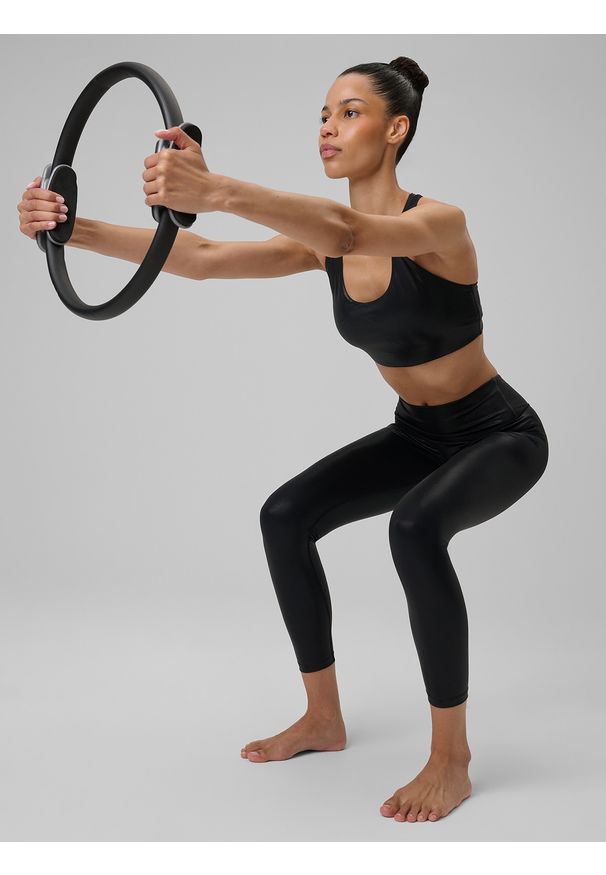 4f - 4F Biustonosz do jogi z niskim wsparciem damski - czarny XS. Kolor: czarny. Materiał: guma, skóra, materiał. Sport: joga i pilates