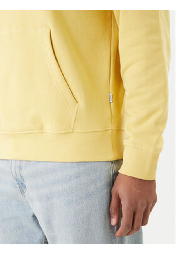 Guess Jeans Bluza M6RQ26 KCPR1 Żółty Regular Fit. Kolor: żółty. Materiał: bawełna