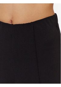 Tatuum Spodnie materiałowe Sariki T2316.146 Czarny Slim Fit. Kolor: czarny. Materiał: syntetyk, materiał
