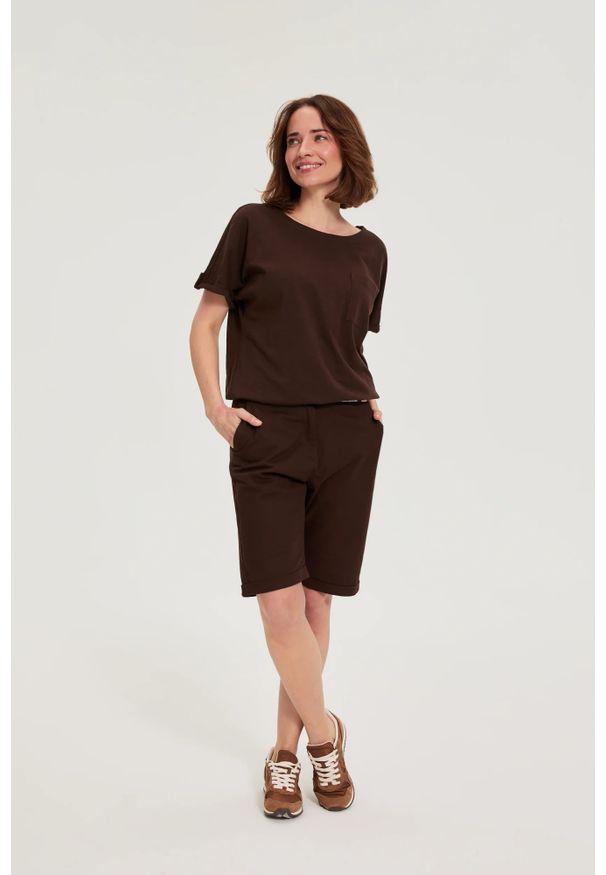 MOODO - Bawełniane szorty brązowe. Kolor: brązowy. Materiał: bawełna