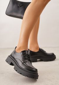 Renee - Czarne Półbuty VICES w Stylu Tech Gothic Ravithiel. Okazja: na co dzień. Kolor: czarny. Styl: casual #1