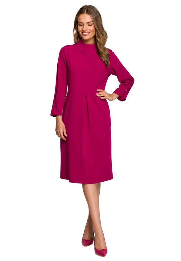 Stylove - Sukienka elegancka pudełkowa z dekoracyjnymi zaszewkami fioletowa. Okazja: na spotkanie biznesowe, do pracy. Kolor: fioletowy. Styl: elegancki