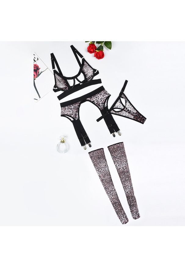 Intica - Komplet bielizny z wycięciami z dopasowanego materiału Gentjana. Kolor: czarny. Materiał: materiał