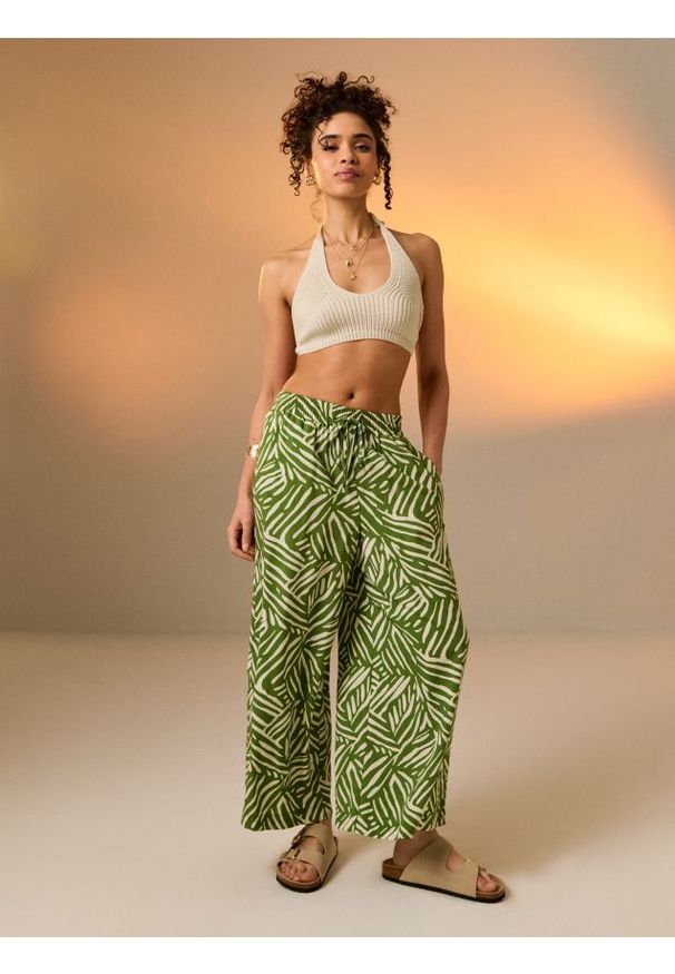 Sinsay - Wiskozowe spodnie wide leg - zielony. Kolor: zielony