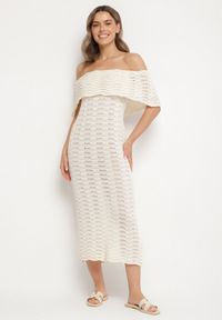 Born2be - Beżowa Ażurowa Sukienka o Fasonie Hiszpanki z Wywijanym Dekoltem Filiorra. Okazja: na co dzień. Typ kołnierza: dekolt hiszpanka. Kolor: beżowy. Materiał: jeans. Wzór: ażurowy. Styl: casual #1
